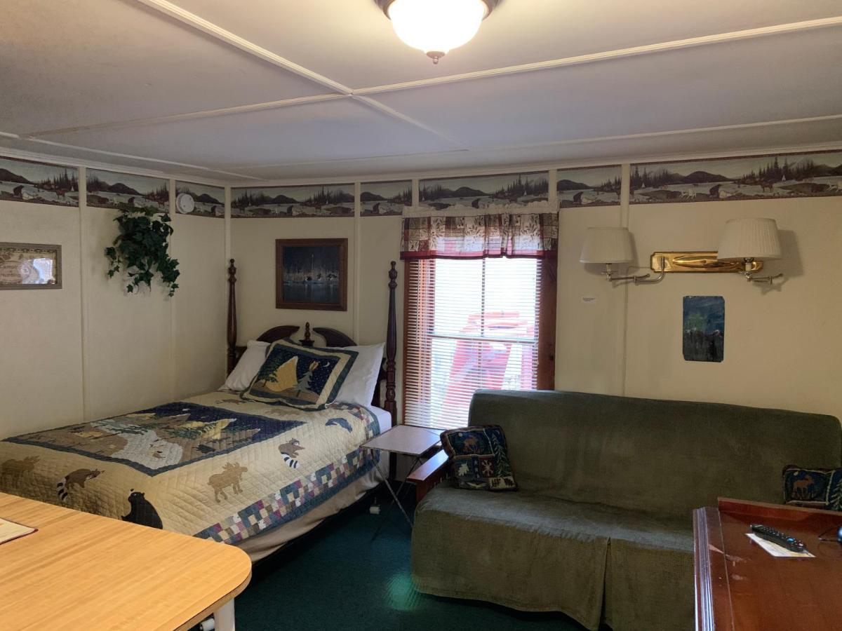 Carrollmotel And 3*